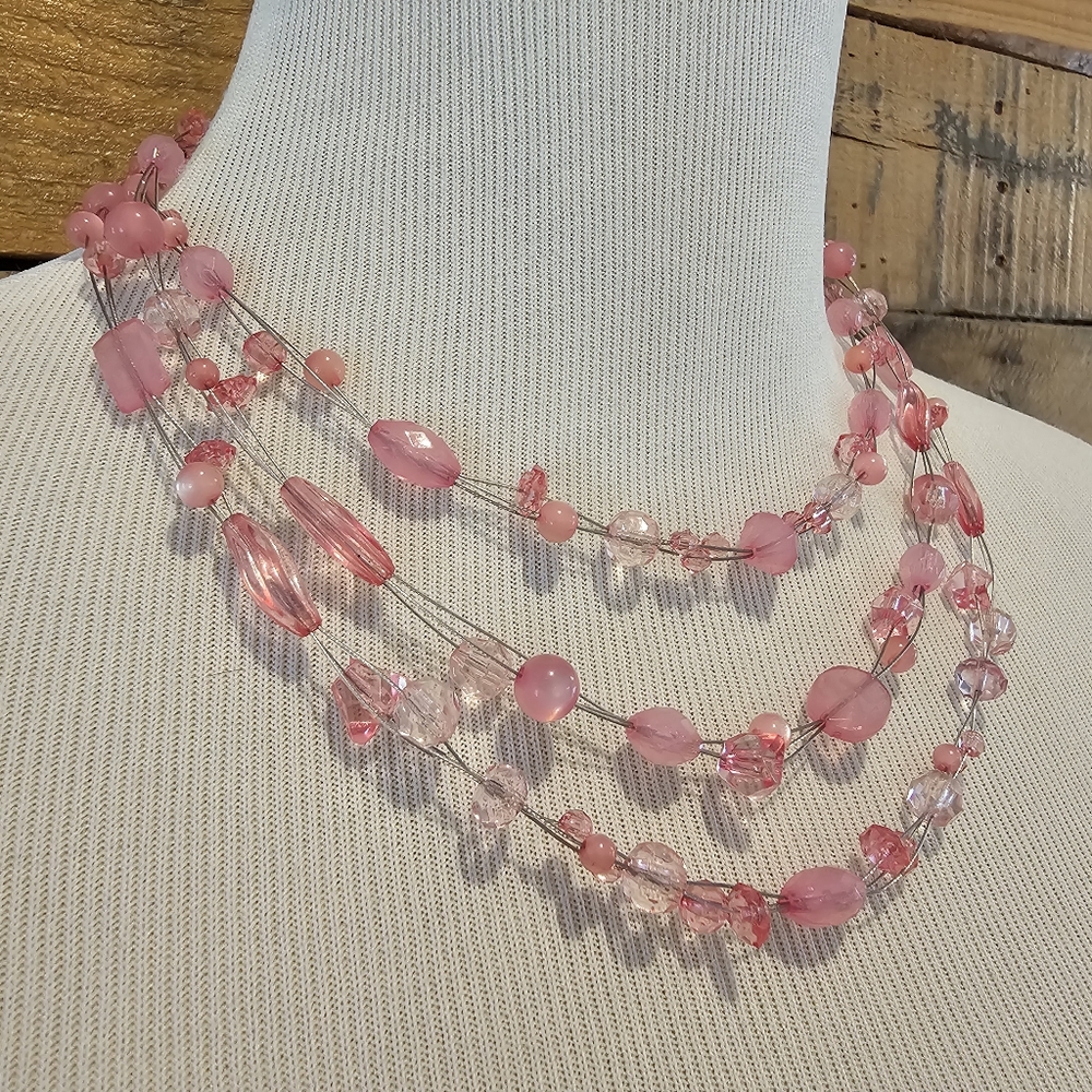 Triple-strand pink beaded illusion necklace - Picture 2 of 7